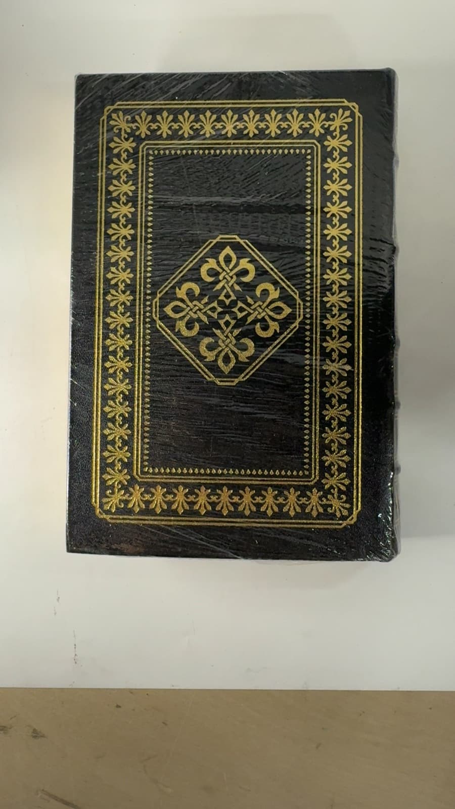 Madame Fourcade's Secret War by Lynne Olson - additional view