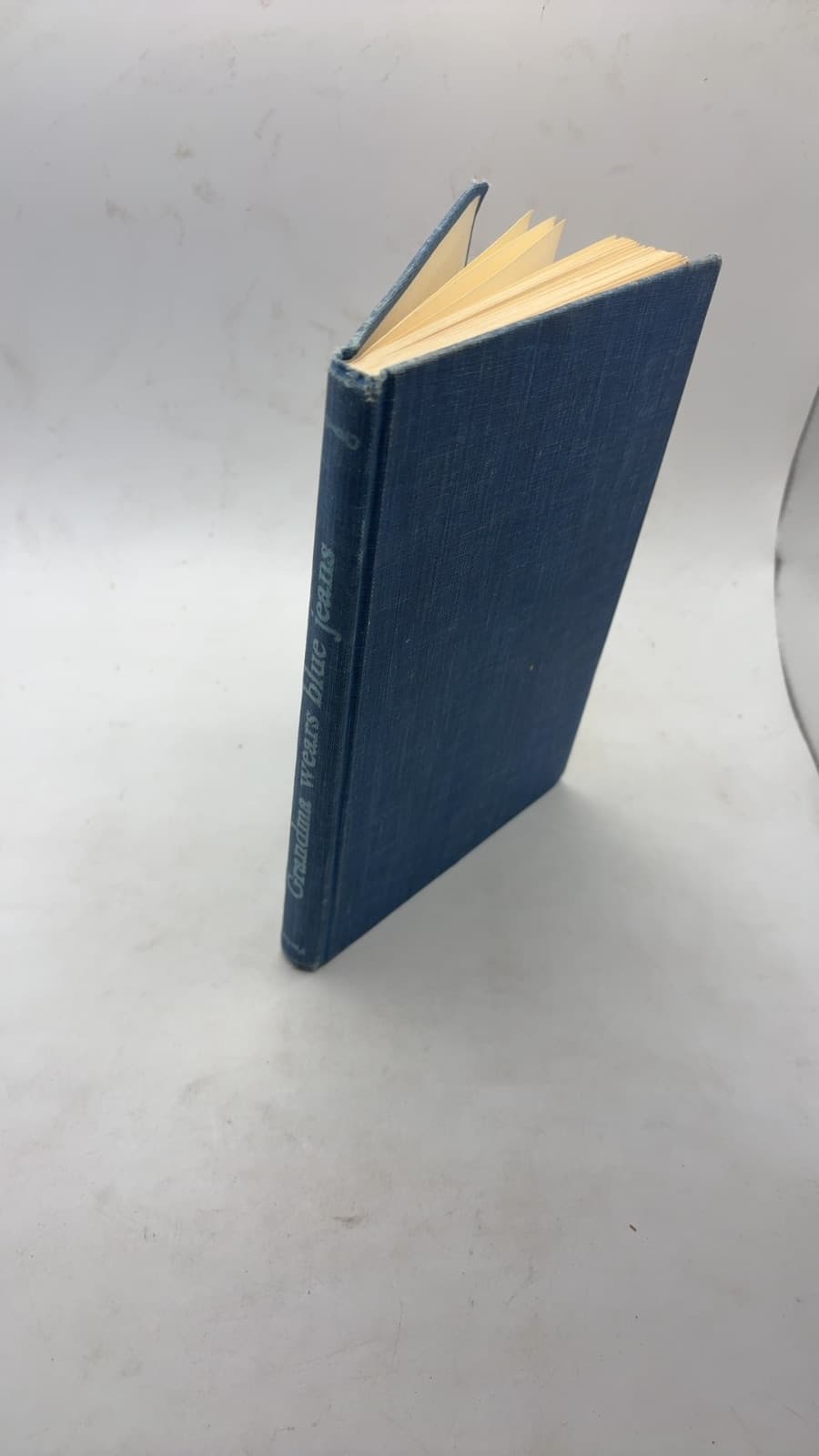 Grandma wears blue jeans by Alice DeWolf Pardee - front cover
