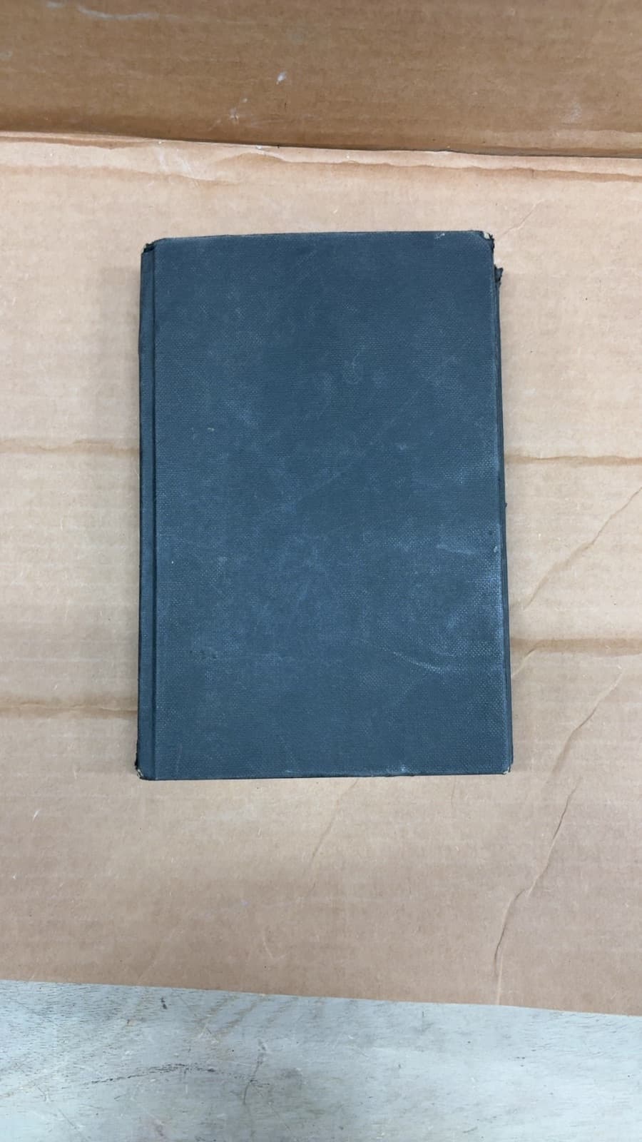 Zodiac by Robert Graysmith - quarter view showing binding condition
