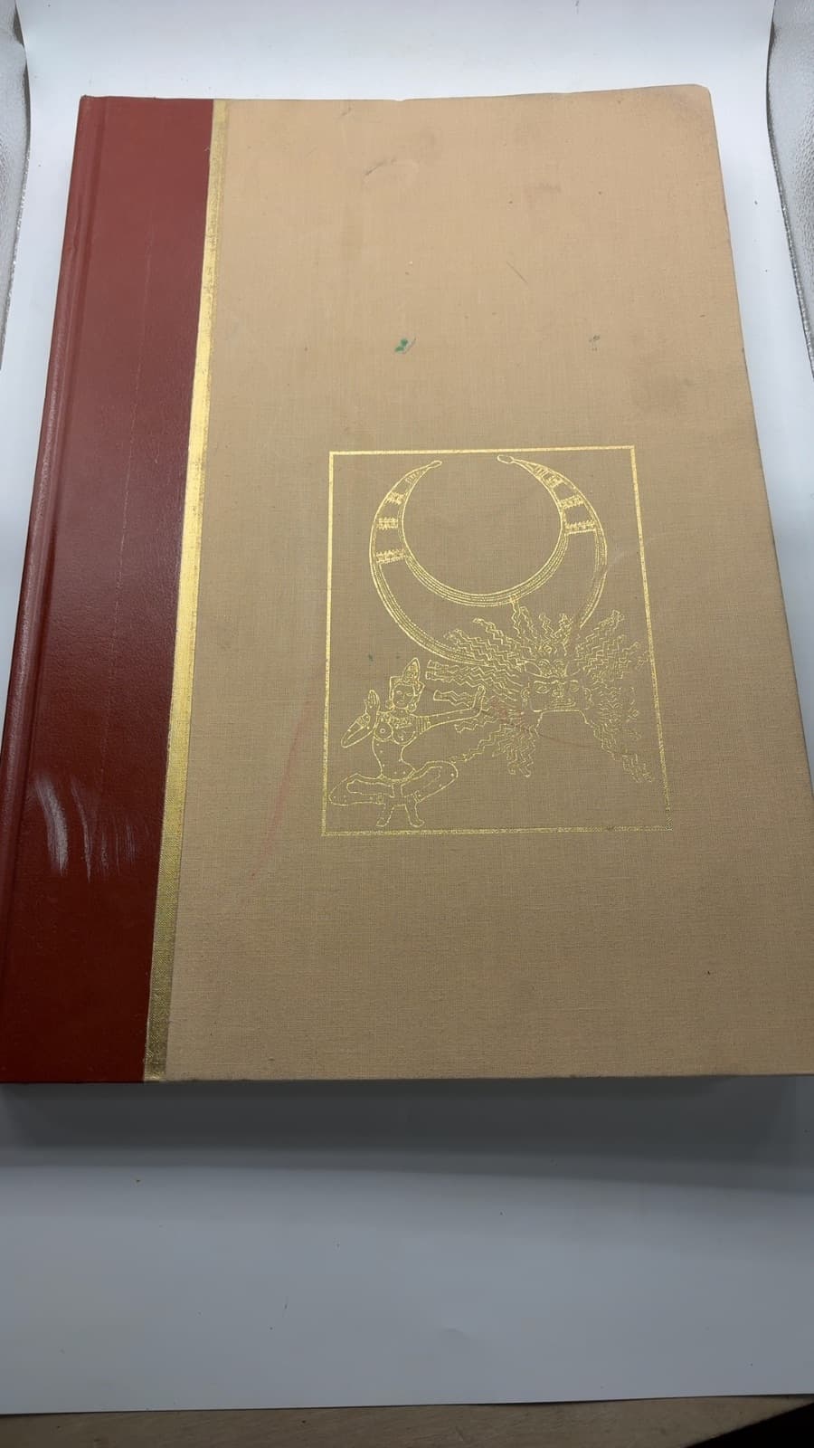 Peoples and Places of the Past: The National Geographic Illustrated Cultural Atlas of the Ancient World - quarter view showing binding condition