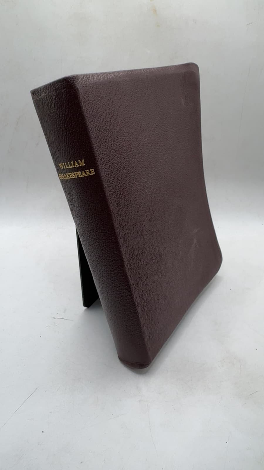 William Shakespeare Complete Works by William Shakespeare - front cover