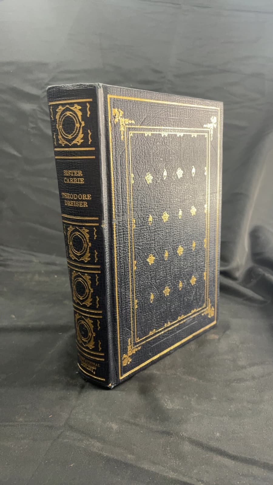 Sister Carrie by Theodore Dreiser - front cover