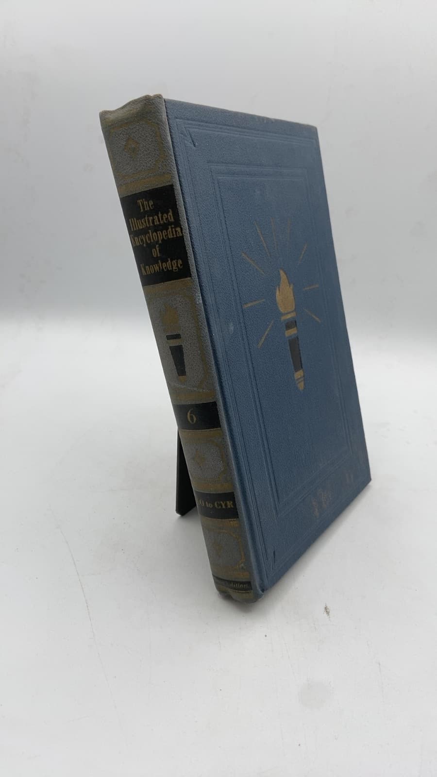 The Illustrated Encyclopedia of Knowledge - front cover