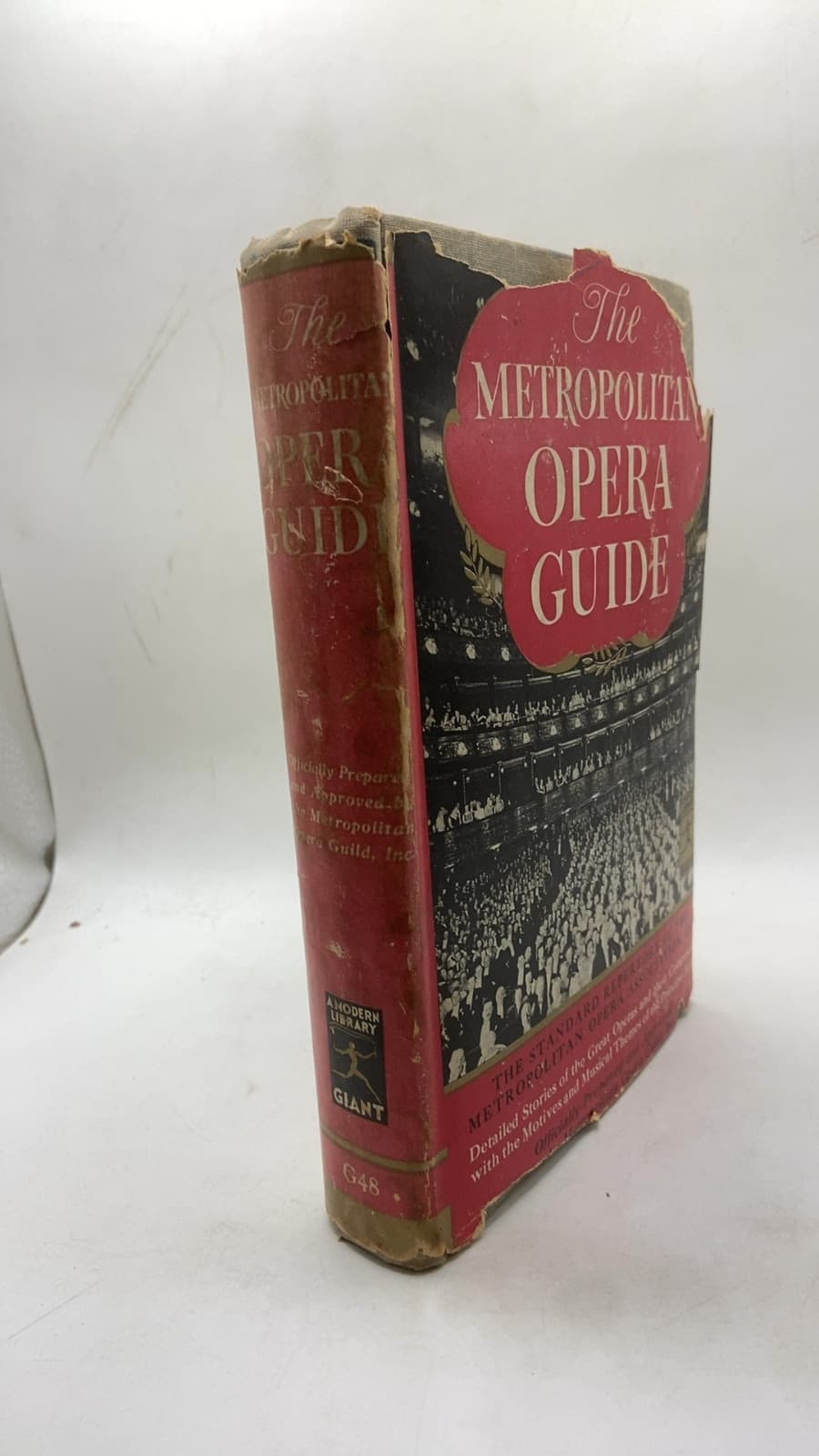 The Metropolitan Opera Guide by Mary Ellis Peltz and Robert Lawrence - front cover