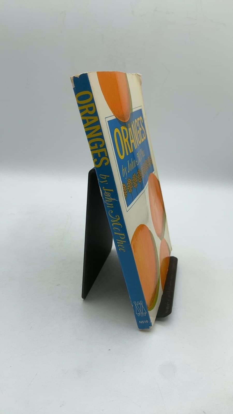 Oranges by John McPhee - front cover
