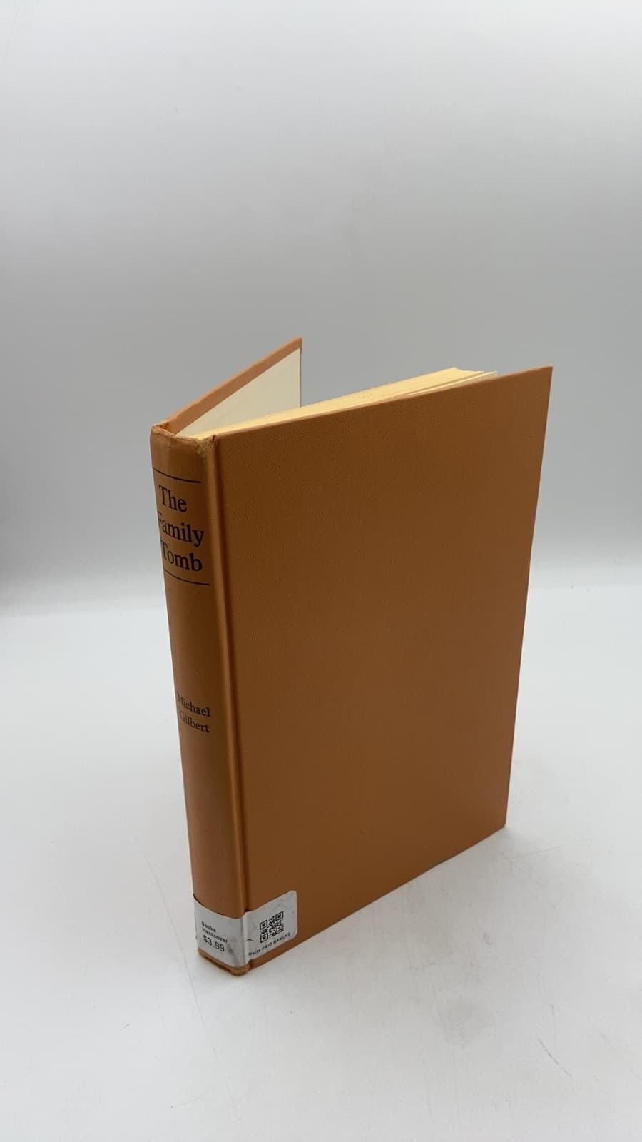 The Family Tomb by Michael Gilbert - front cover