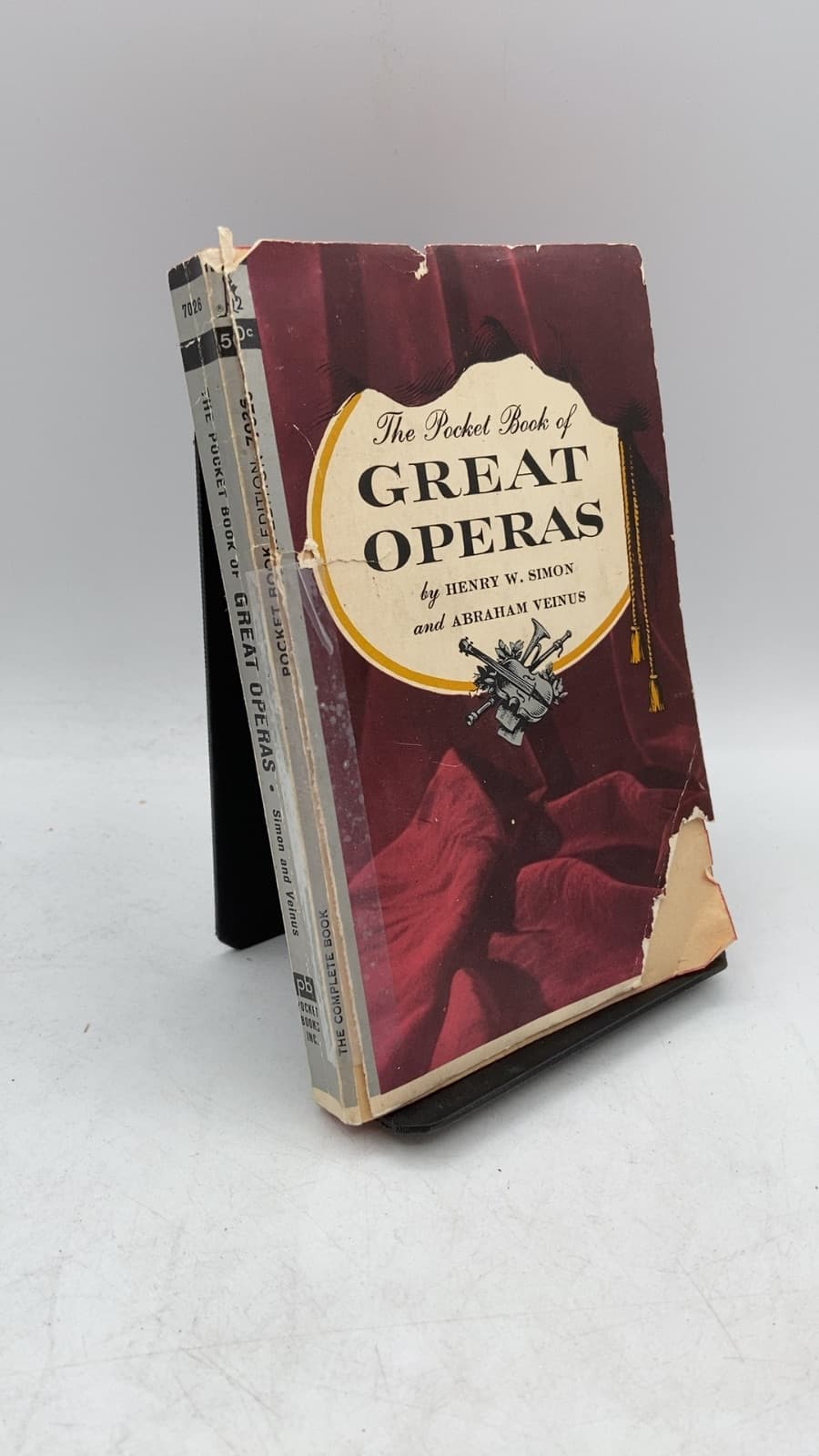 The Pocket Book of Great Operas by Henry W. Simon and Abraham Veinus - front cover