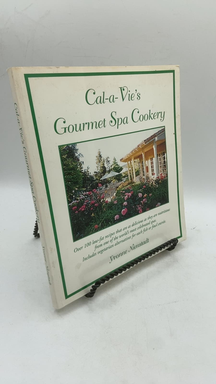 Cal-a-Vie's Gourmet Spa Cookery by Yvonne Nienstadt - front cover