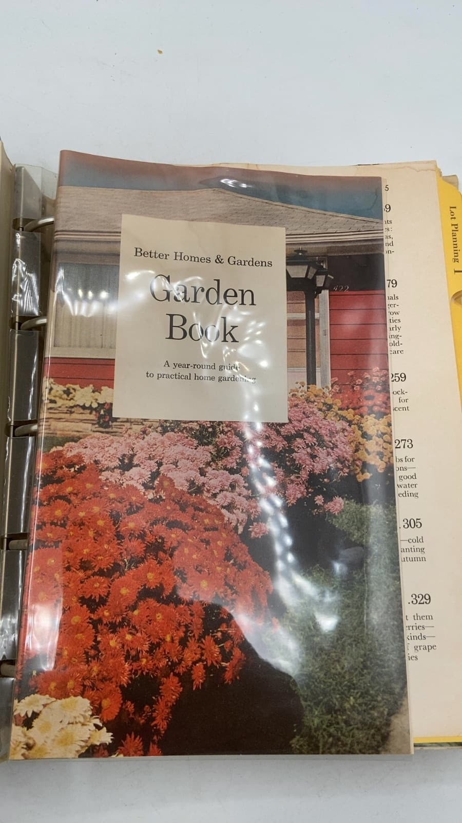 Better Homes & Gardens New Garden Book - title page
