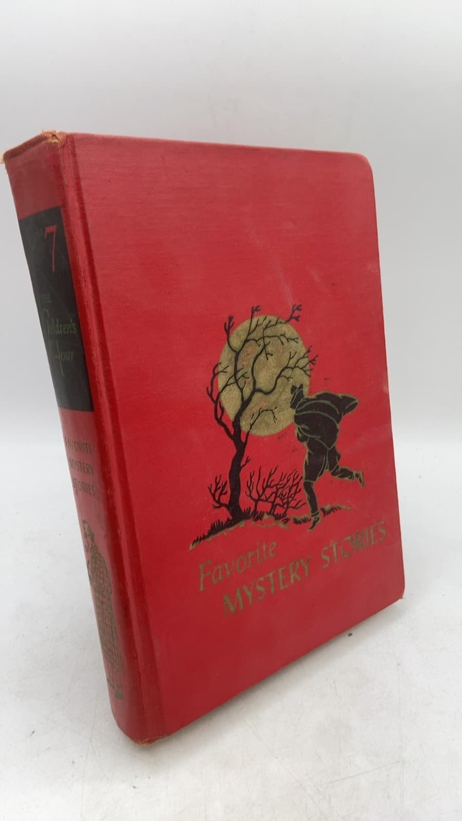 Favorite Mystery Stories by unknown (edited by Marjorie Barrows) - front cover