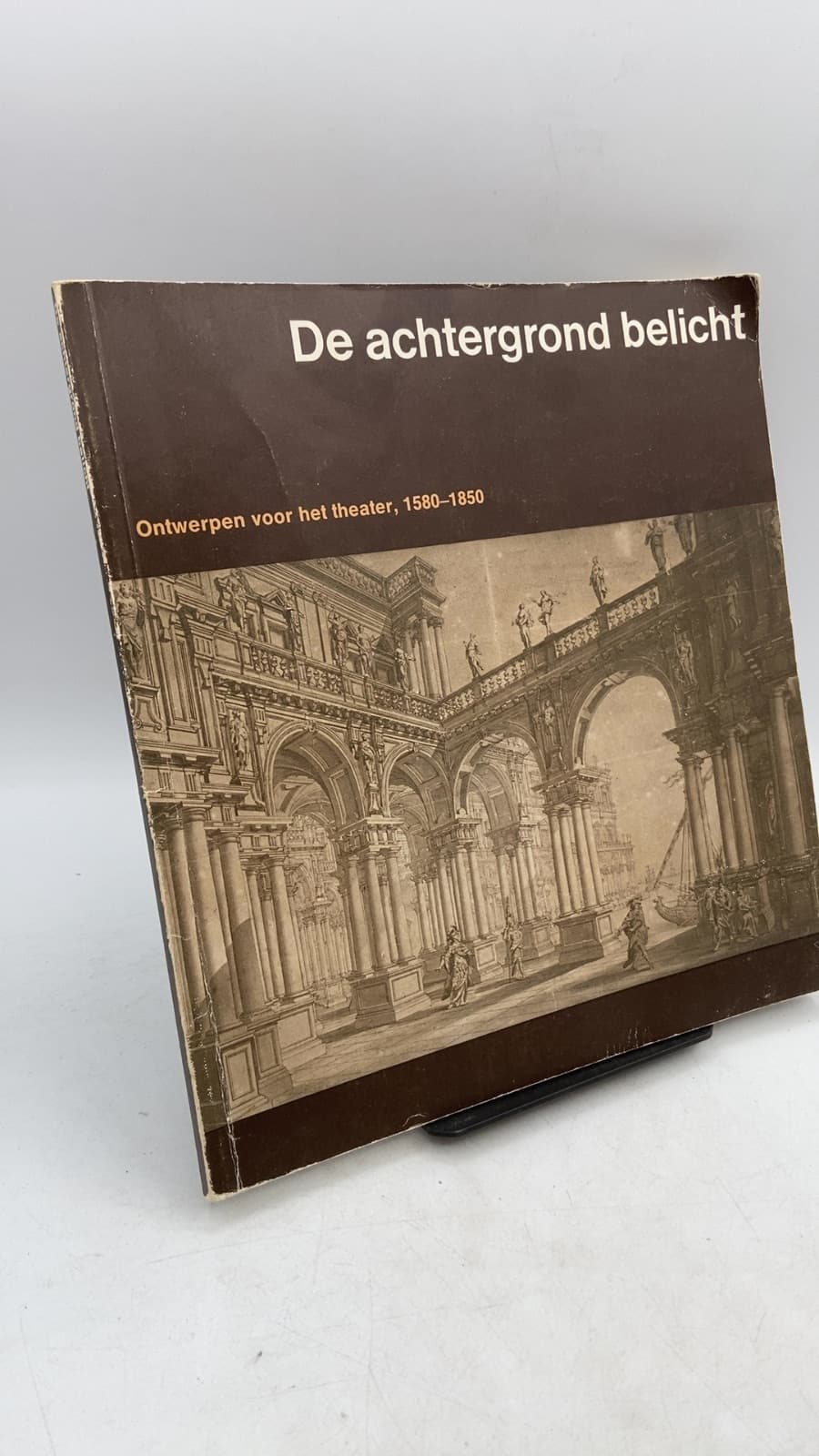 De achtergrond belicht - front cover