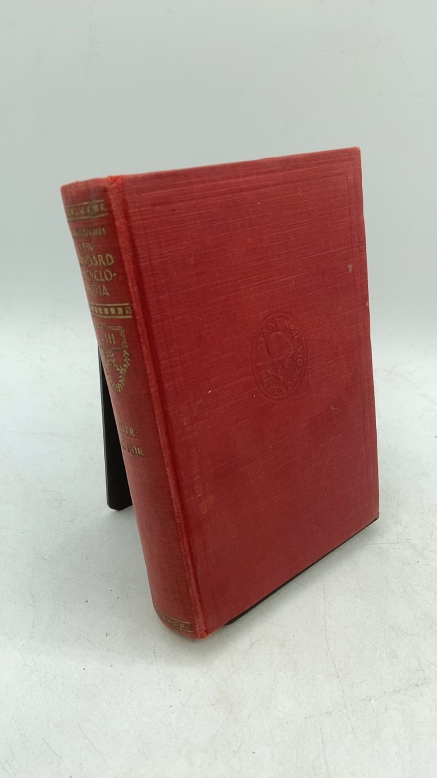 Funk & Wagnalls New Standard Encyclopedia of Universal Knowledge, Volume VIII: Cotrone — De Forest by Frank H. Vizetelly - front cover