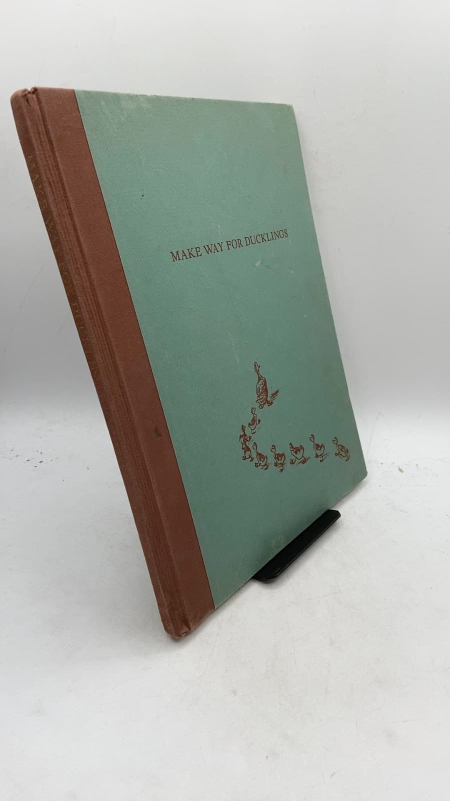 Make WAY FOR Ducklings by Robert McCloskey - front cover