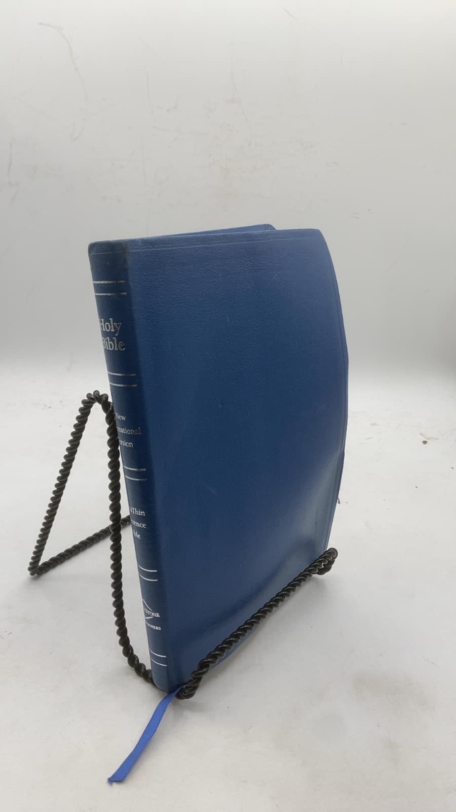 The Holy Bible: New International Version, UltraThin Reference Edition - front cover