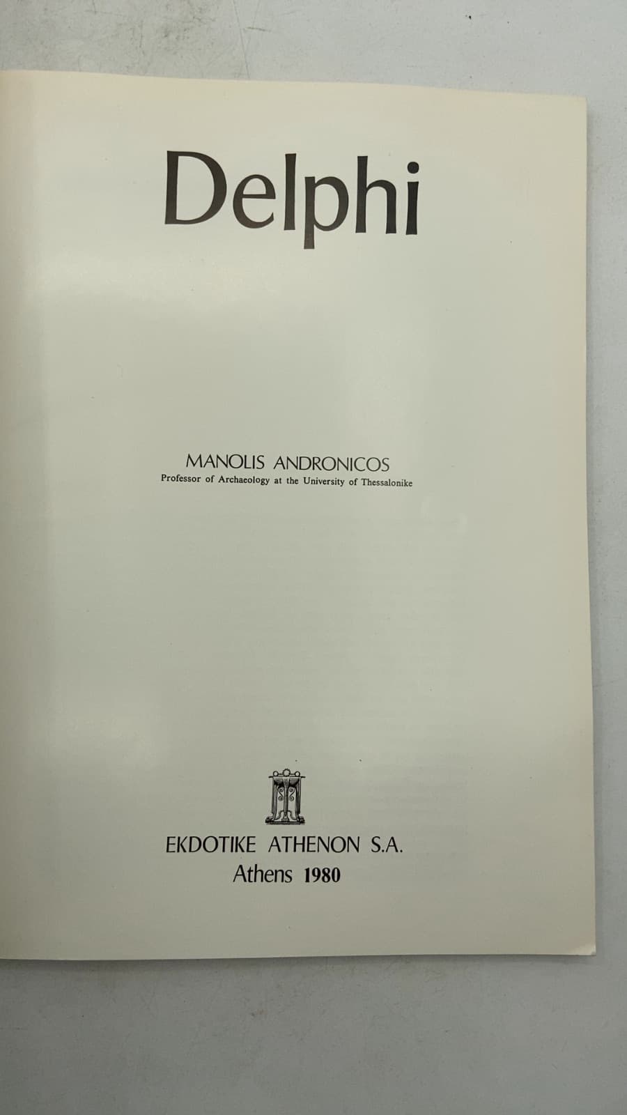 Delphi by Manolis Andronicos - title page