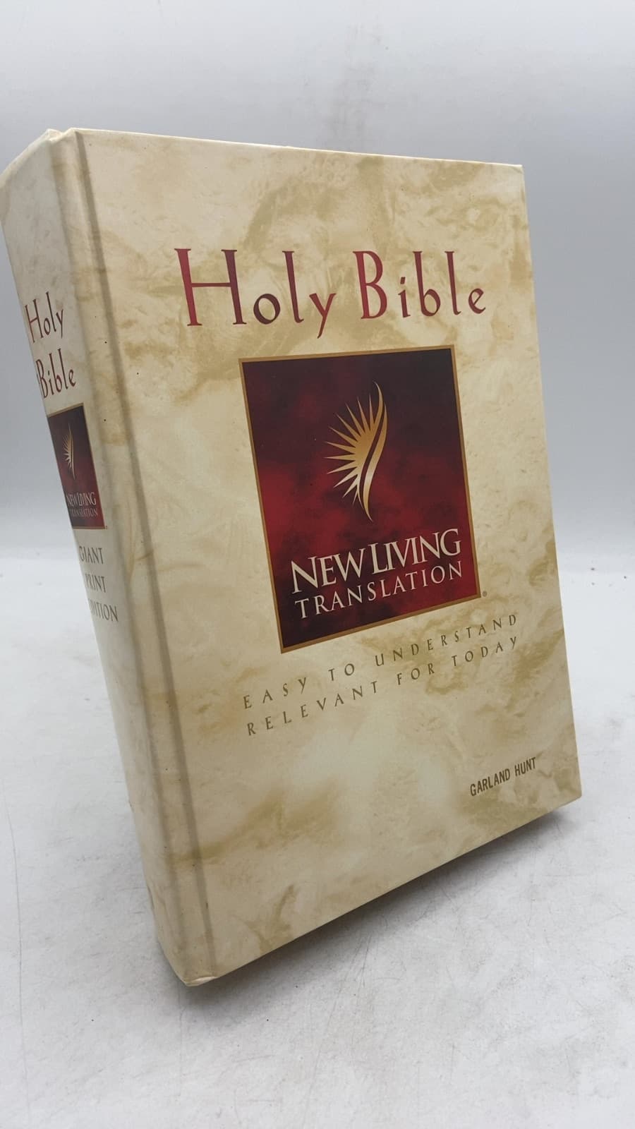 Holy Bible: New Living Translation, Giant Print Edition - front cover