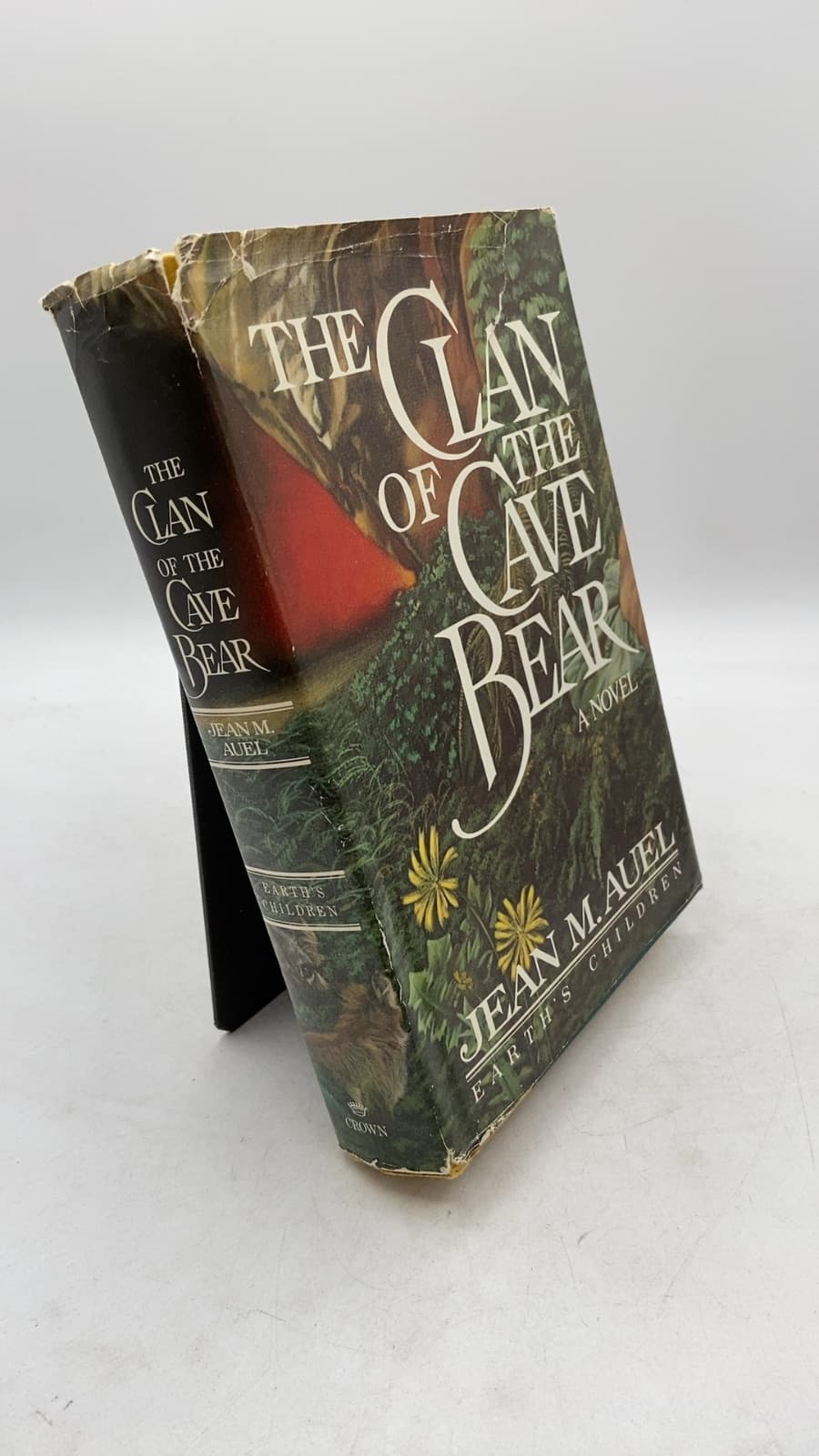 The Clan of the Cave Bear by Jean M. Auel - front cover