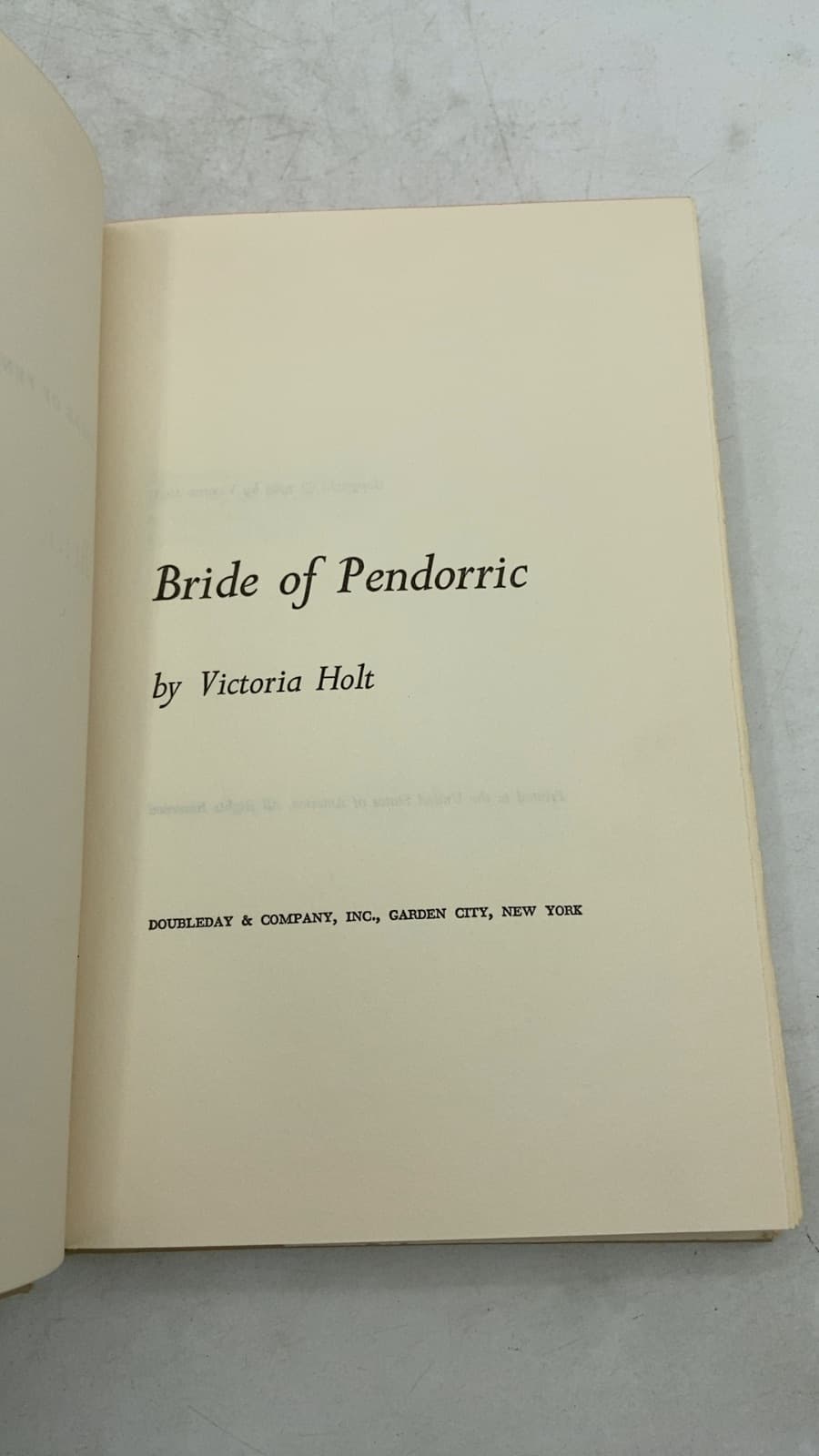 Bride of Pendorric by Victoria Holt - title page