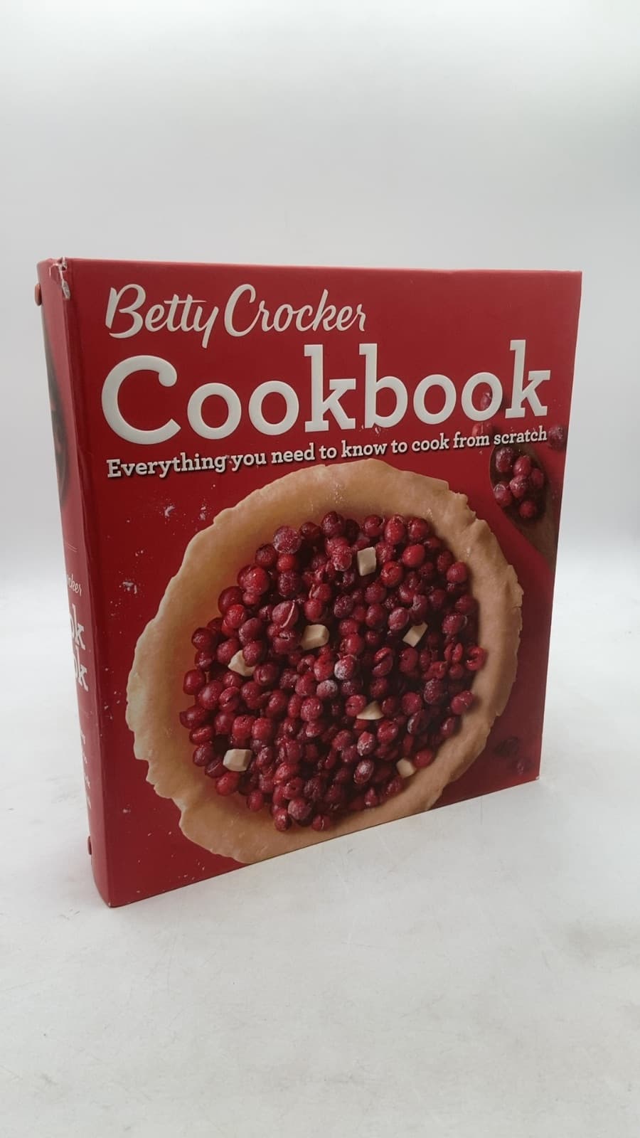 Betty Crocker Cookbook: Everything you need to know to cook from scratch by Betty Crocker - front cover