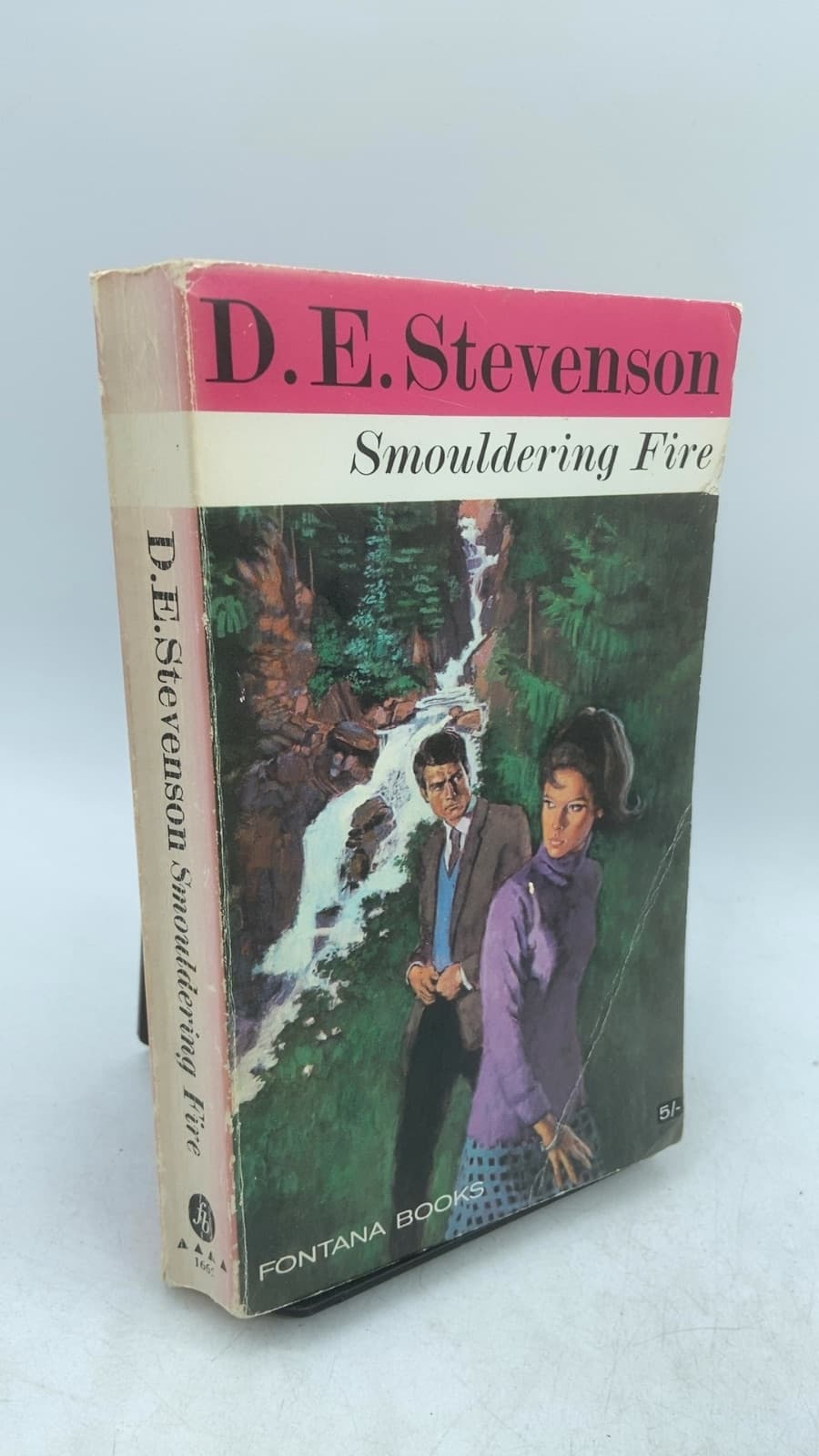 Smouldering Fire by D. E. Stevenson - front cover