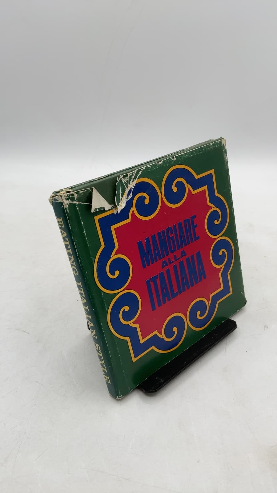 Mangiare Alla Italiana (Eating Italian Style) by June Dutton - front cover