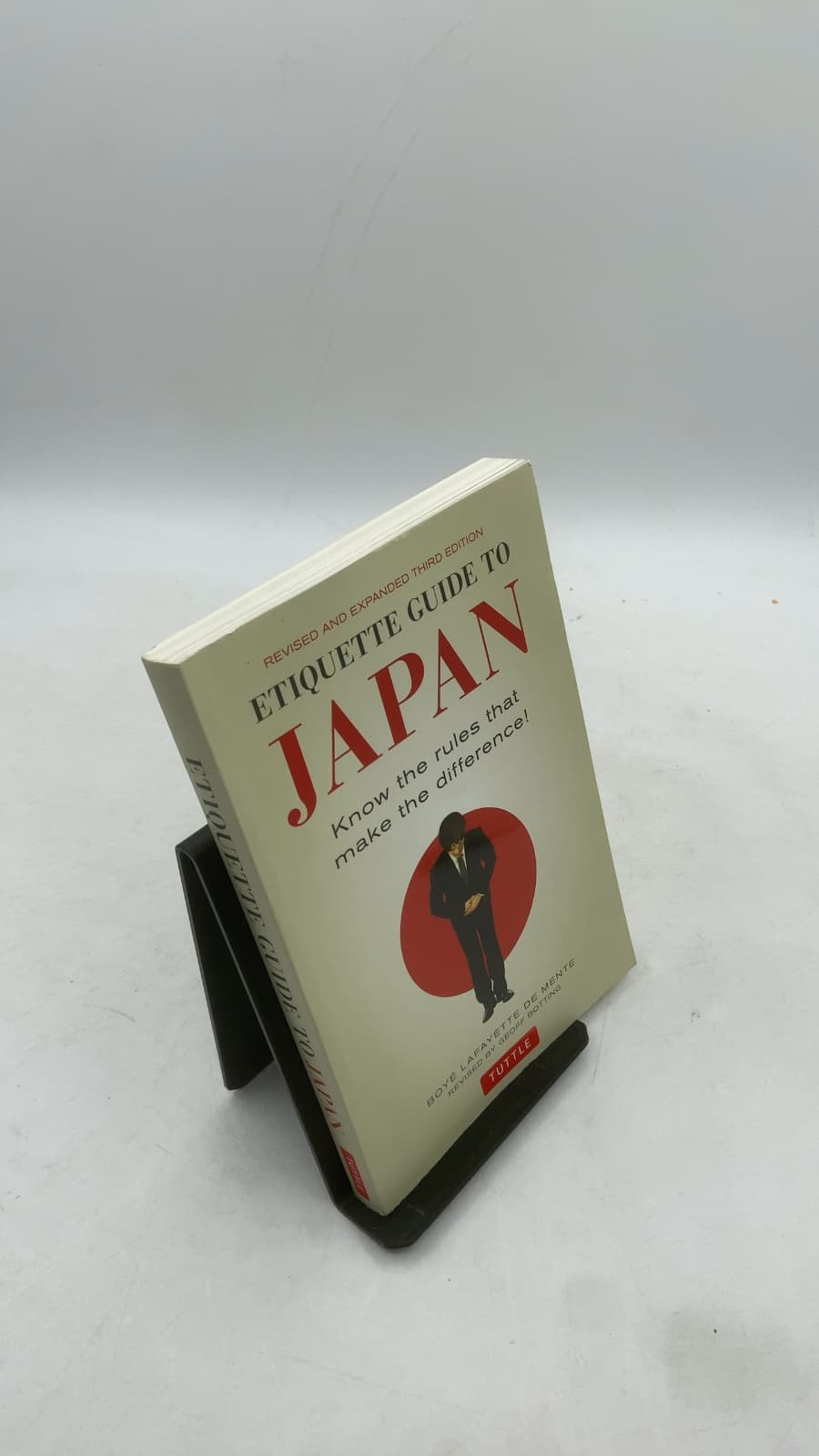 Etiquette Guide to Japan: Know the rules that make the difference! by Boyé Lafayette De Mente - front cover