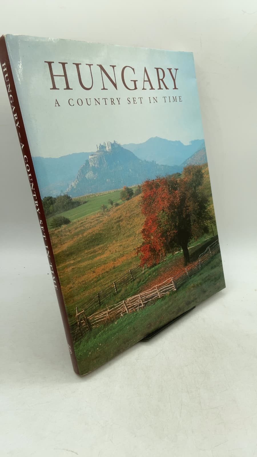 Hungary: A Country SET IN Time - front cover
