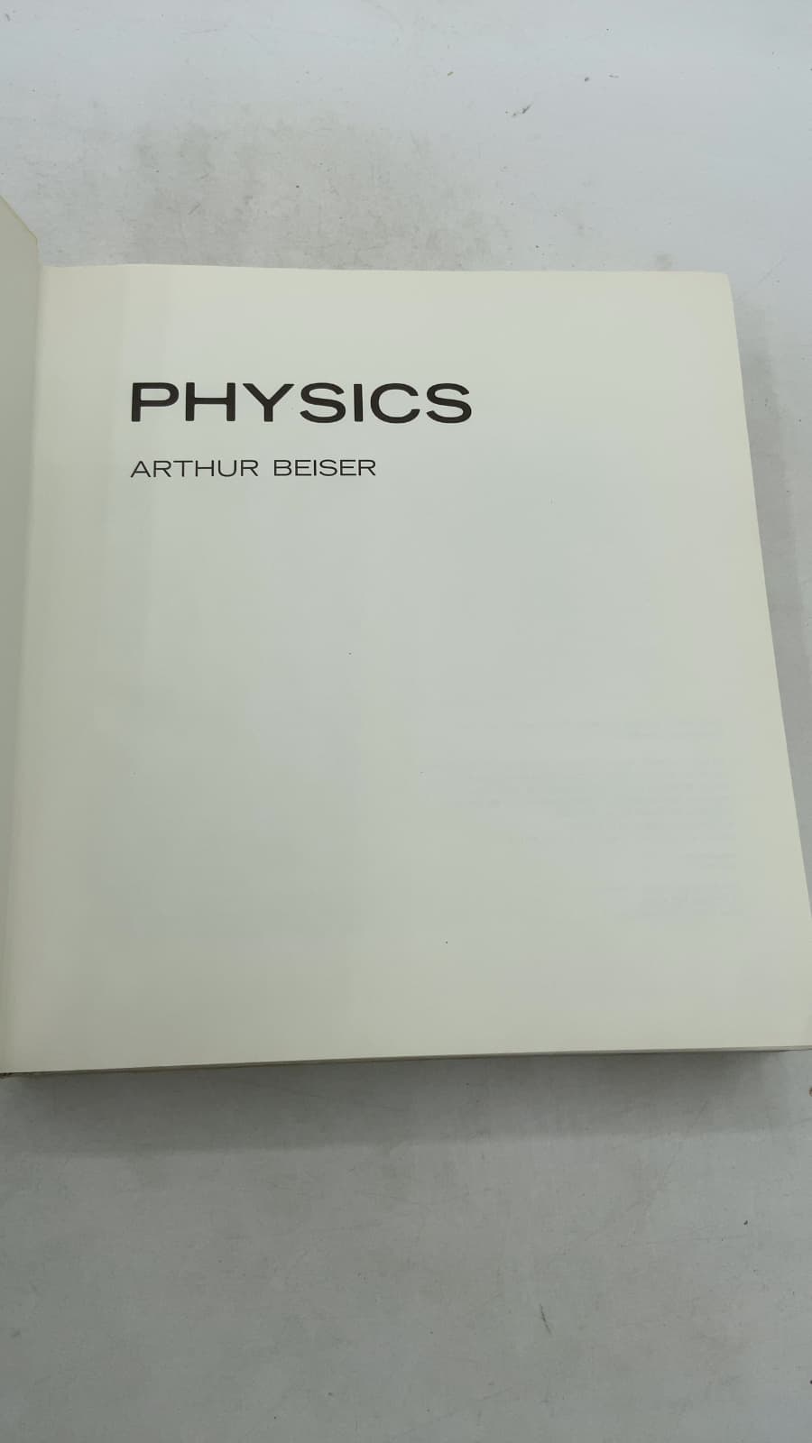 Physics by Arthur Beiser - title page