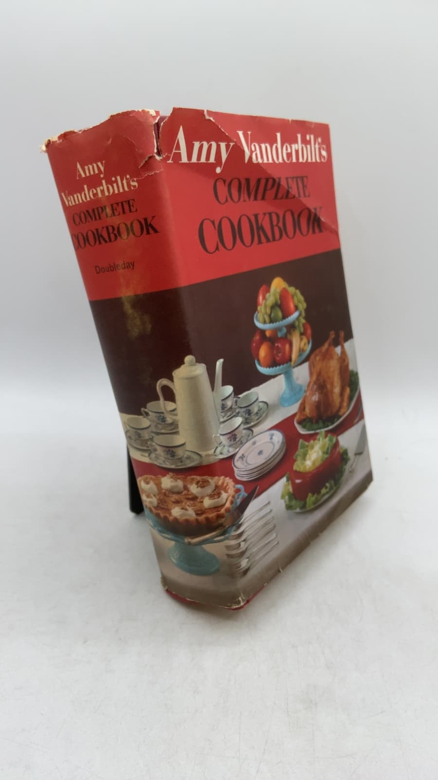 Amy Vanderbilt's Complete Cookbook by Amy Vanderbilt - front cover