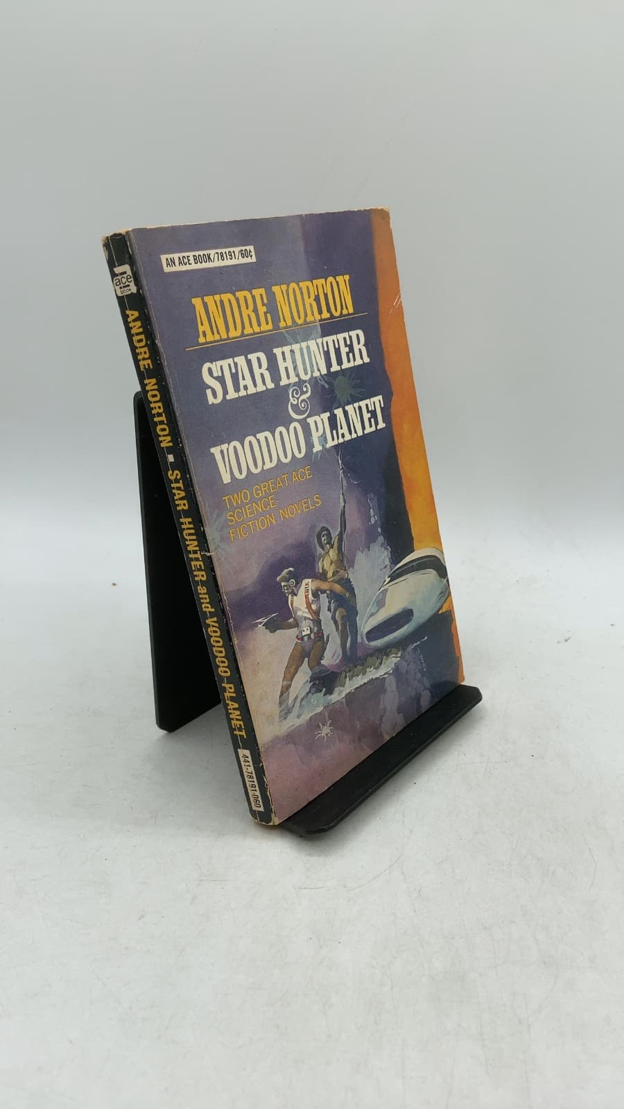 Star Hunter & Voodoo Planet by Andre Norton - front cover