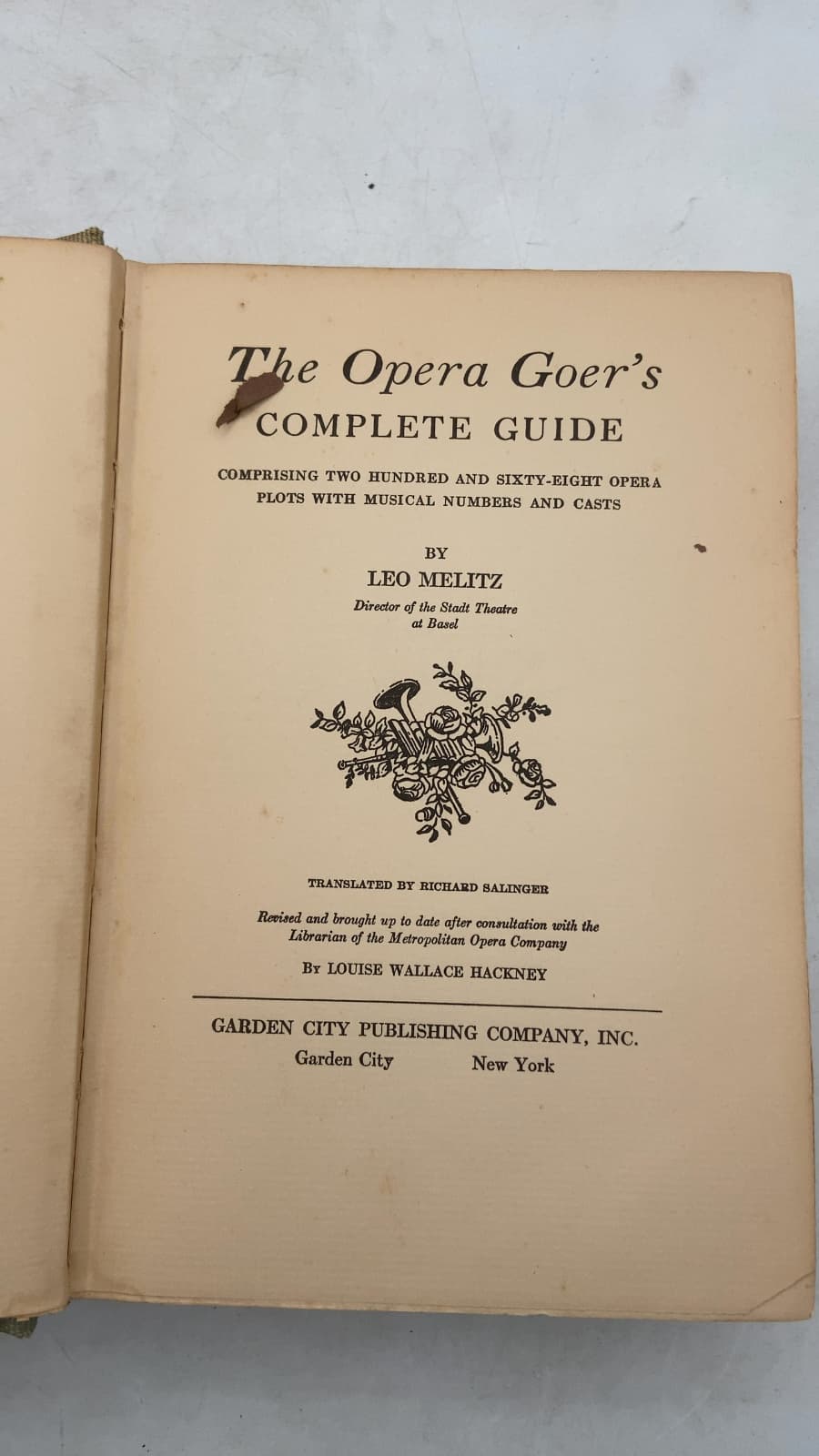 The Opera Goer's Complete Guide by Leo Melitz - title page