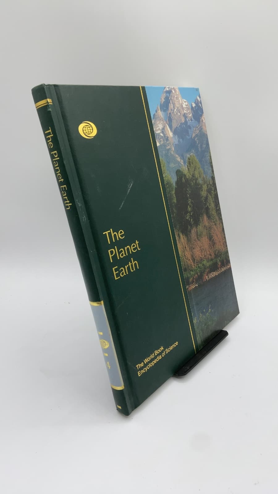 The Planet Earth (The World Book Encyclopedia of Science, Volume 4) by Dougal Dixon (Consultant Editor) - front cover