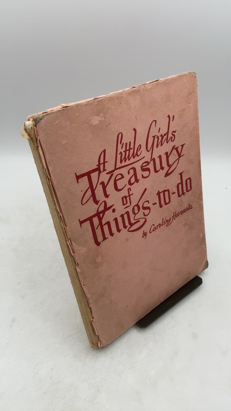 A Little Girl's Treasury of Things-to-do by Caroline Horowitz - front cover
