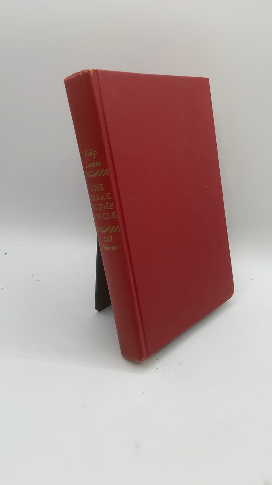 The Break in the Circle by Philip Loraine - front cover