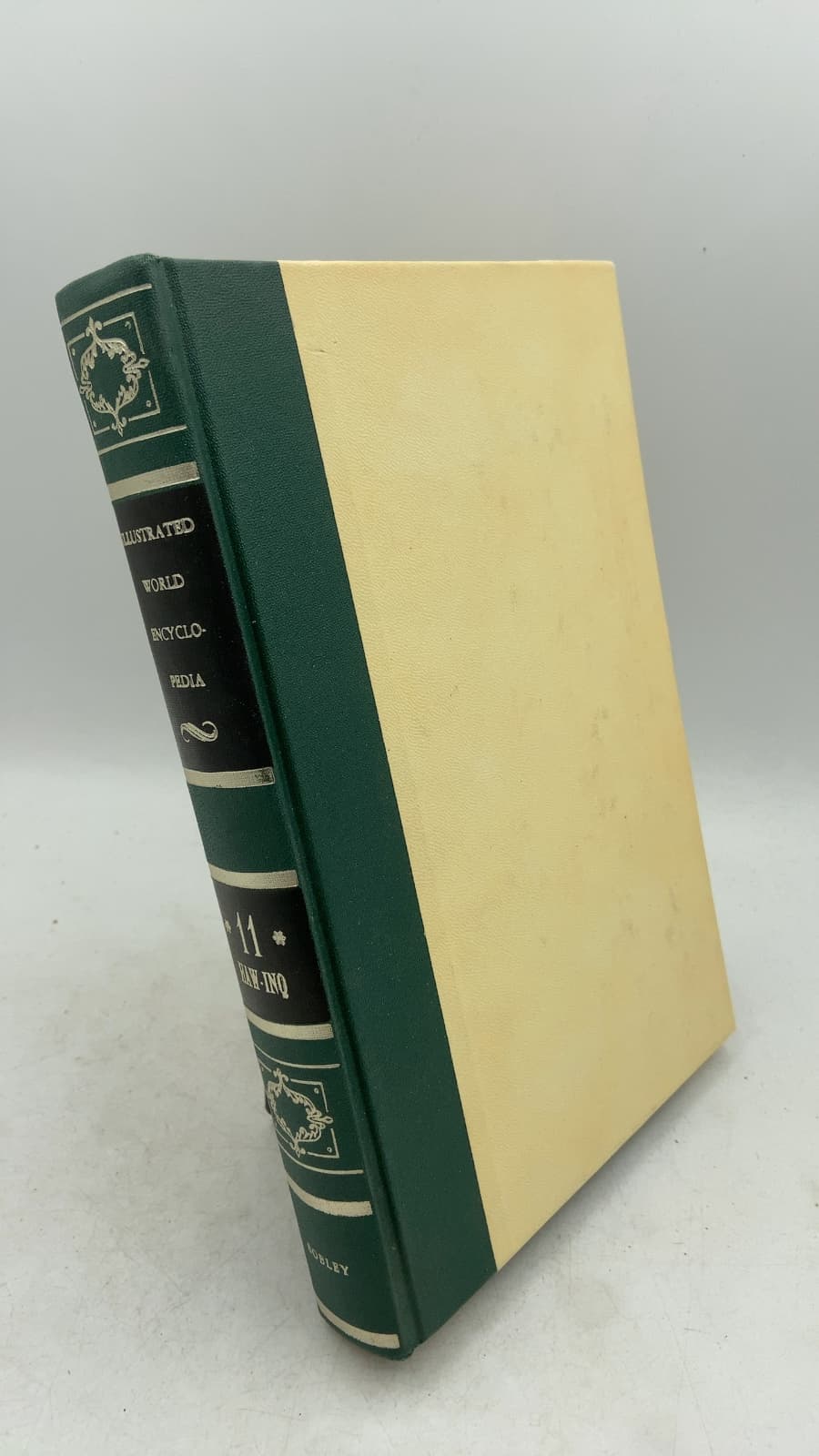Illustrated World Encyclopedia, Vol. 11 by Albert H. Morehead (General Editor) - front cover