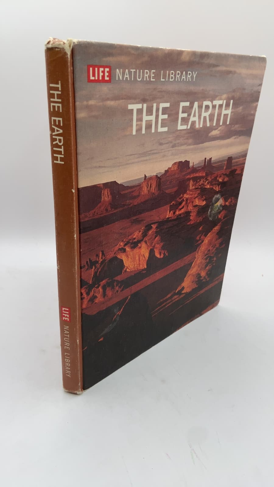 The Earth by Arthur Beiser and the Editors of TIME-LIFE BOOKS - front cover