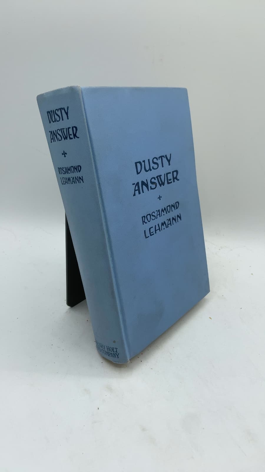 Dusty Answer by Rosamond Lehmann - front cover