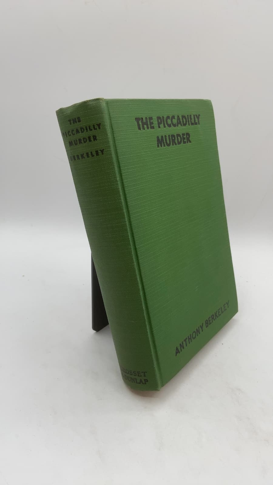 THE Piccadilly Murder by Anthony Berkeley - front cover