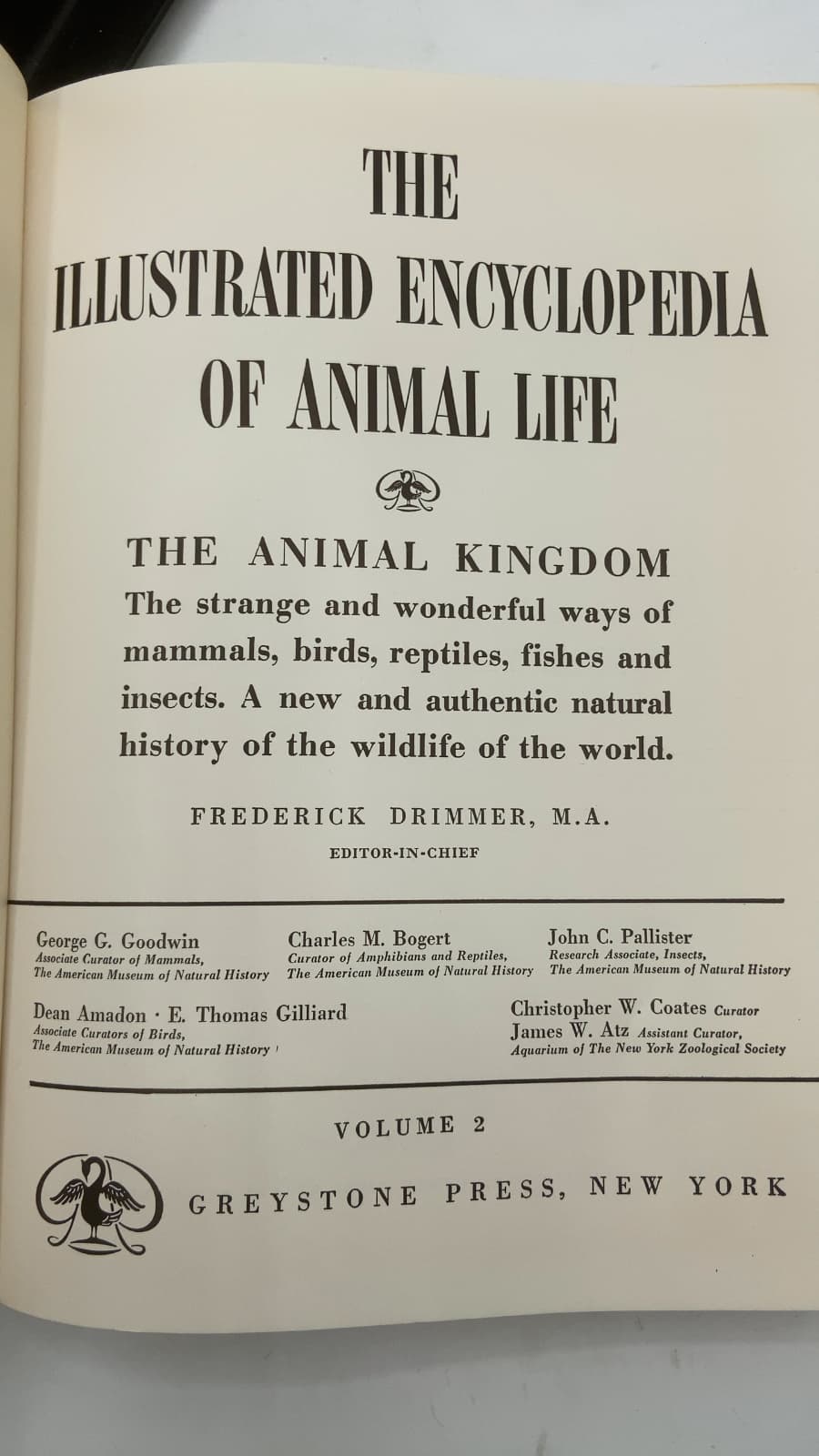The Illustrated Encyclopedia of Animal Life, Volume 2: The Animal Kingdom by Frederick Drimmer, M.A. (Editor-in-Chief) - title page