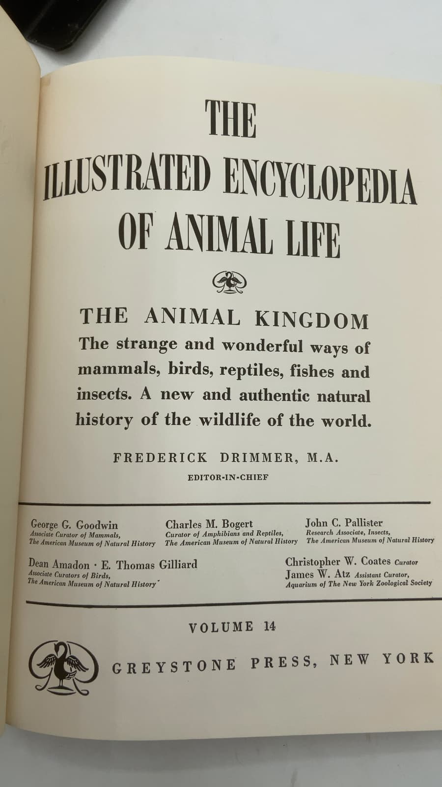 The Illustrated Encyclopedia of Animal Life by Frederick Drimmer, M.A. - title page