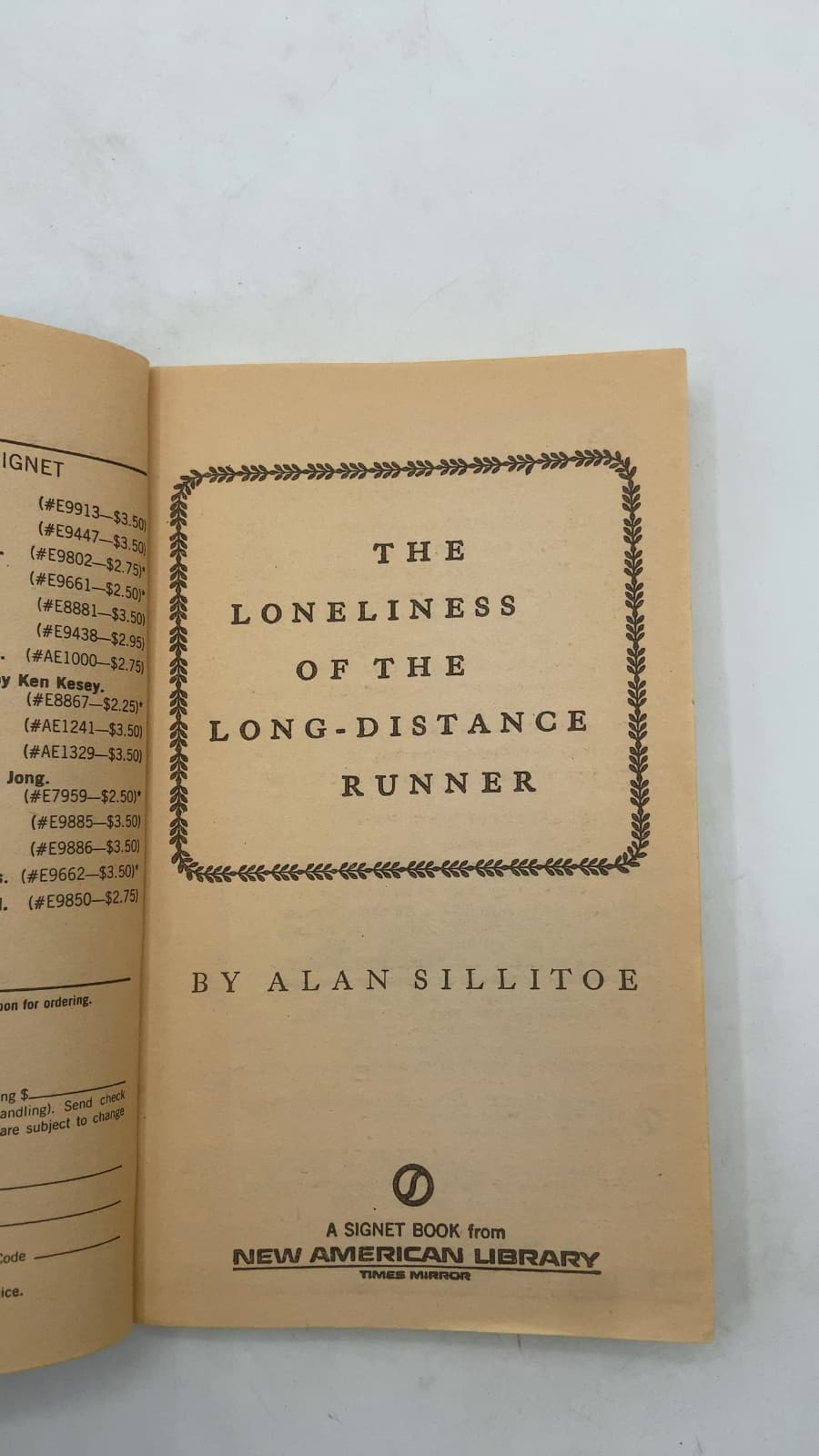 THE Loneliness OF THE Long-Distance Runner by Alan Sillitoe - title page