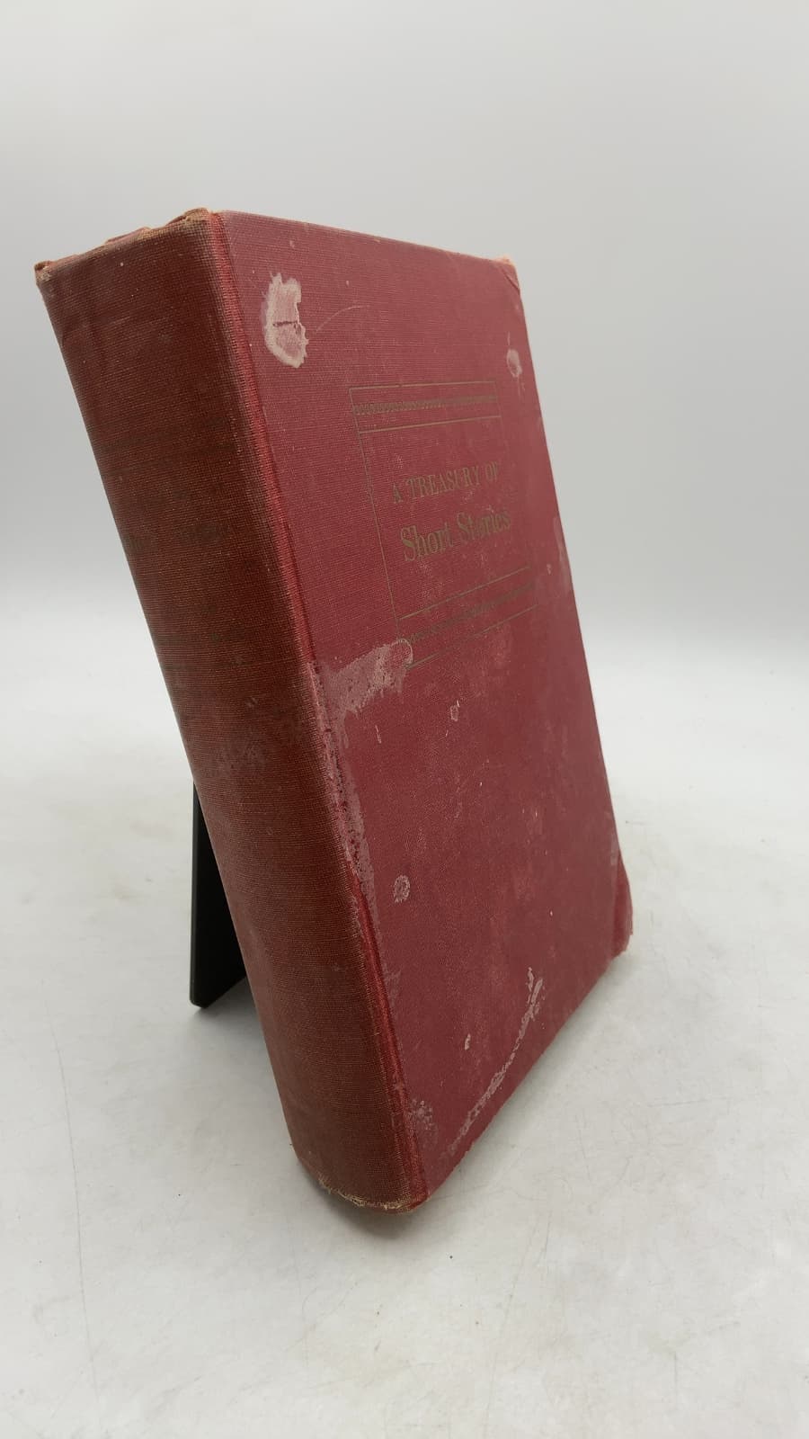A Treasury of Short Stories by Bernardine Kielty (Editor) - front cover