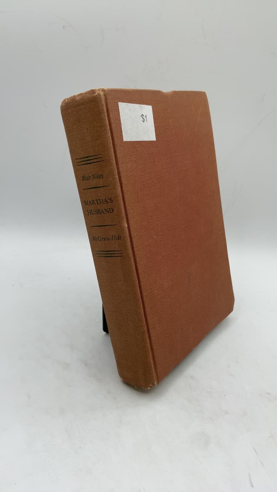 Martha's Husband: An Informal Portrait of George Washington by Blair Niles - front cover