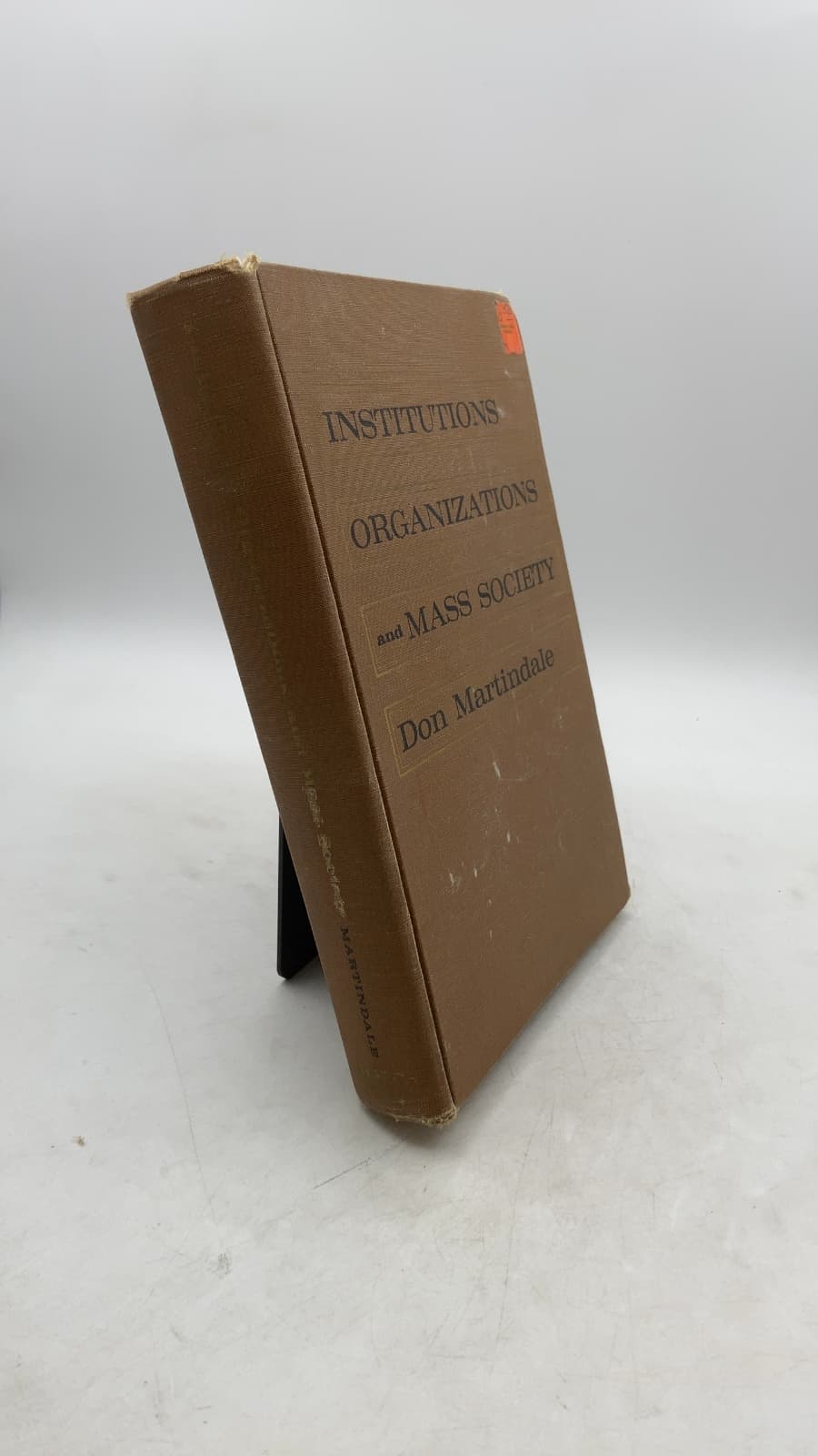 Institutions, Organizations, and Mass Society by Don Martindale - front cover