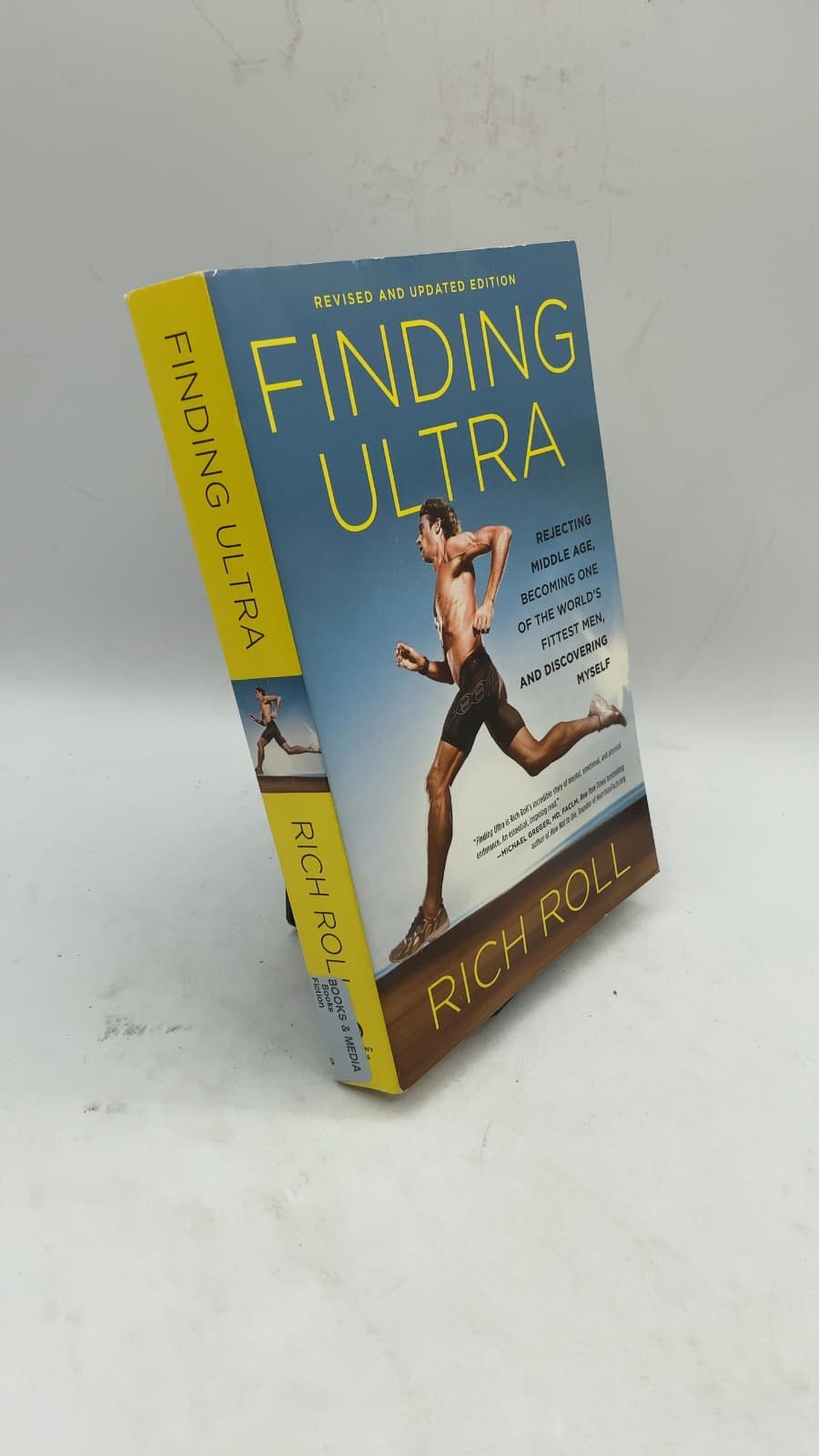 Finding Ultra: Rejecting Middle Age, Becoming One of the World's Fittest Men, and Discovering Myself by Rich Roll - front cover