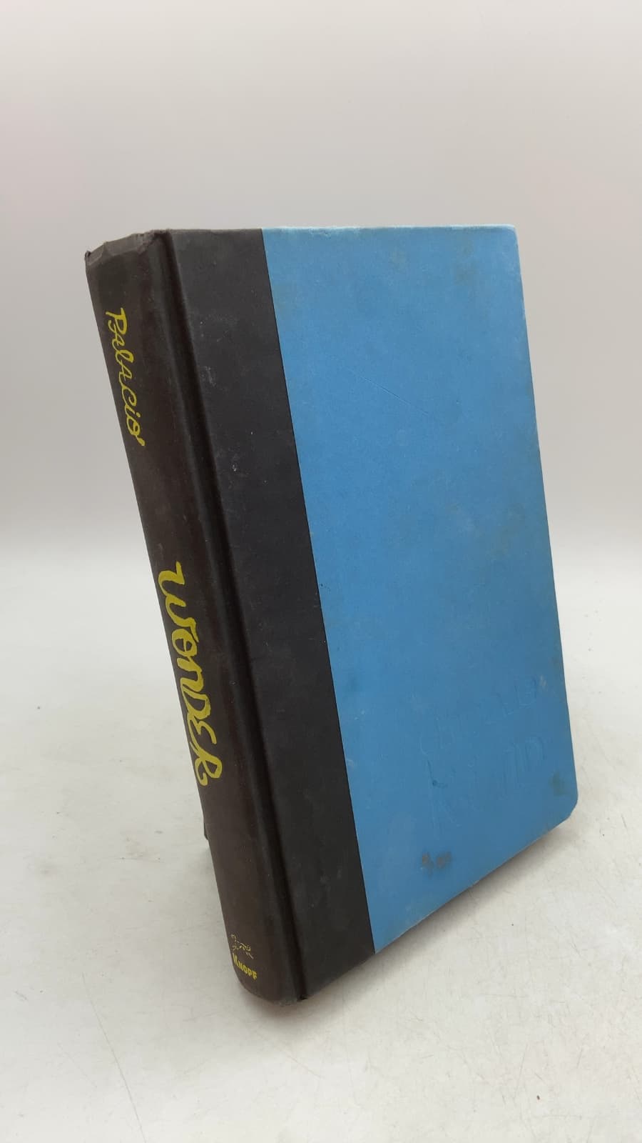 Wonder by R. J. Palacio - front cover