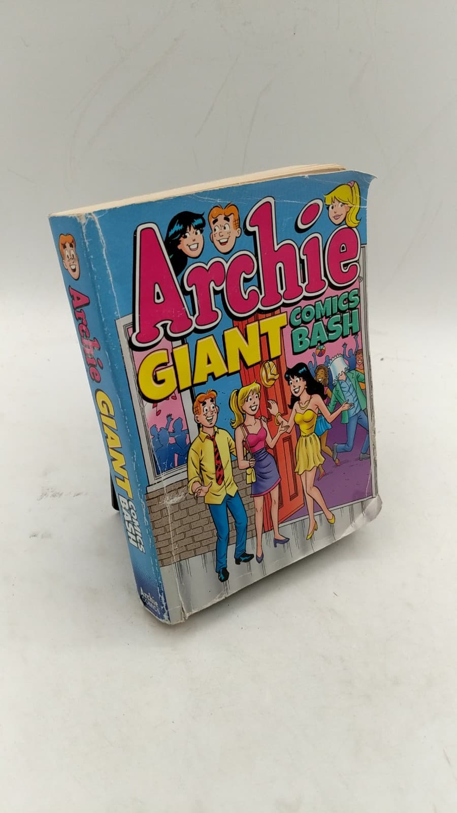 Archie Giant Comics Bash by Dan Parent, Jeff Shultz, Jim Amash - front cover