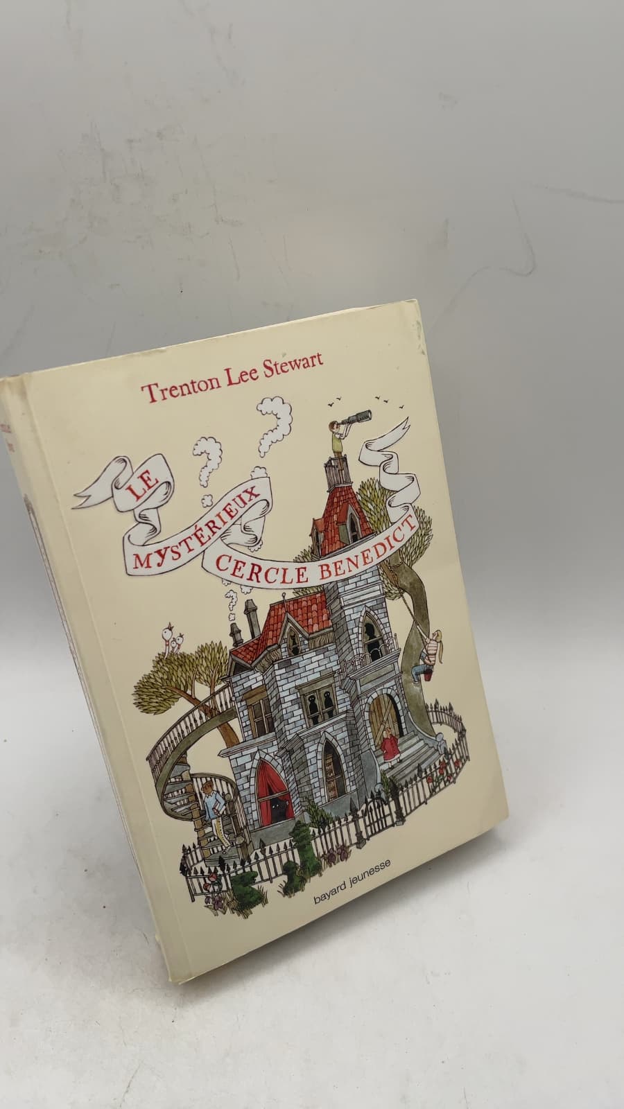 Le Mystérieux Cercle Benedict by Trenton Lee Stewart - front cover