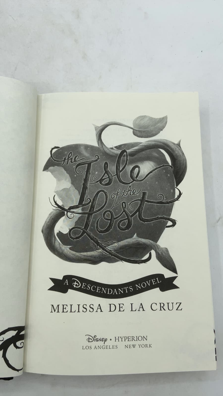 The Isle of the Lost by Melissa de la Cruz - title page