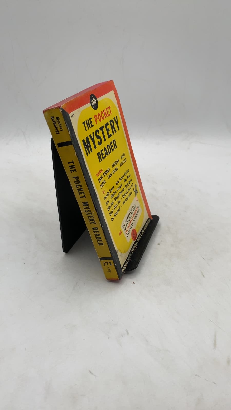 The Pocket Mystery Reader by Edited by Lee Wright - front cover